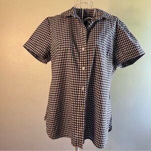 Tommy Hilfiger navy/white checked short-sleeved button down. Size M. Like new.